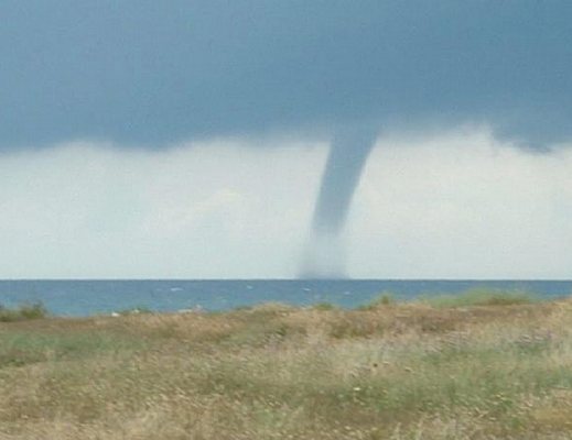 Tromba d’aria nel Cilento, numerosi danni alle strutture balneari