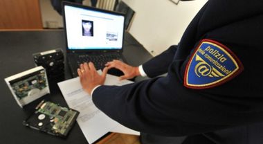 Nella Bibbia 3.0 migliaia di foto hot