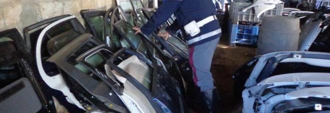 Tir con pezzi di auto rubate: denunciati tre salernitani