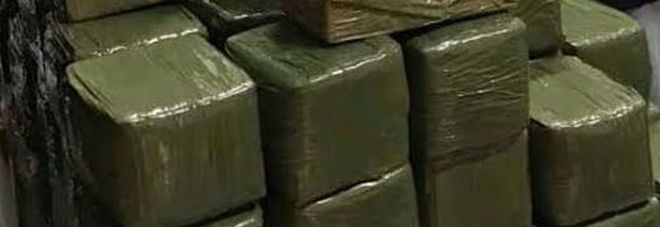Guai per un camionista di Angri, una tonnellata di hashish a bordo