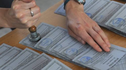 Elezioni Salerno, urne chiuse alle 23 per il primo giorno: affluenza al 46,52% Elezioni Salerno, urne chiuse alle 23 per il primo giorno: affluenza al 46,52%