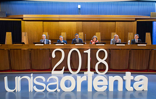 UnisaOrienta. Lembo: “Via i telefonini, leggete la Costituzione”