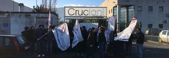 Vertenza lavoratori Cruciani Srl di Nocera, i dipendenti scrivono al Sindaco