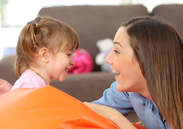 Parlando ai bambini il loro cervello cambia e si sviluppa