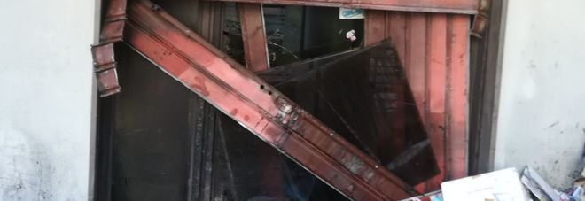 Cava, incendio a un bar gestito dal padre di un giornalista Fanpage