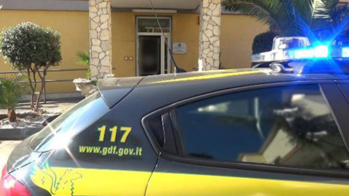 Vendeva sigarette di contrabbando a Scafati, denunciato