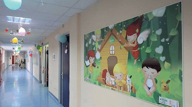 Truffa nel nome dei bimbi ricoverati in Pediatria al Ruggi, arrestata una donna