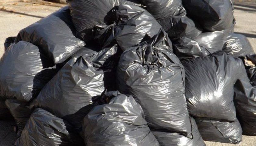 Raffica di multe ai furbetti della spazzatura a Nocera Inferiore