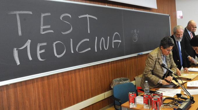 Facoltà Medicina, via libera a 450 posti da parte del Consiglio di Stato