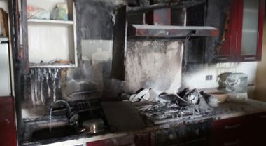 Cilento: cucina in fiamme, si ustiona 40enne