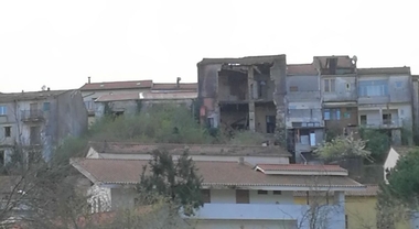 Polla, paura per il crollo di un’abitazione