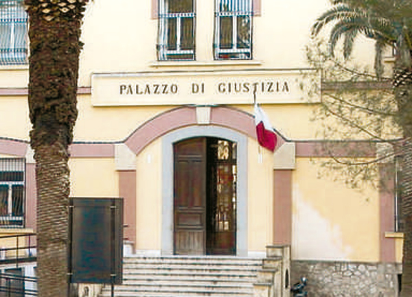 Droga e coltello nel capannone, assolto un giovane nocerino di 25 anni