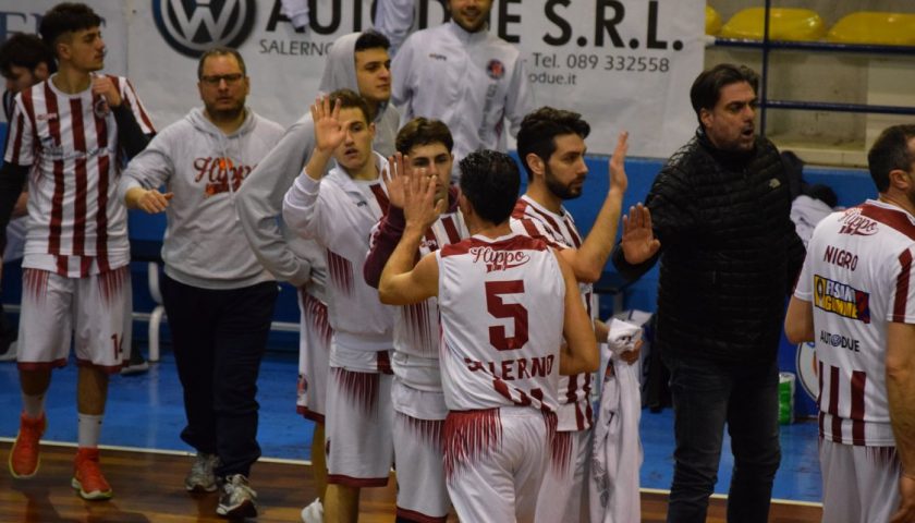 La Hippo Basket Salerno vince il derby e ingrana la quinta