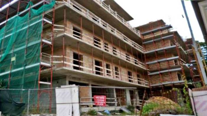 Abusi edilizi, due cantieri posti sotto sequestro