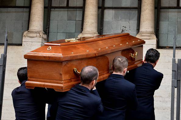 «Accordo» tra ambulanze e agenzia funebre in provincia