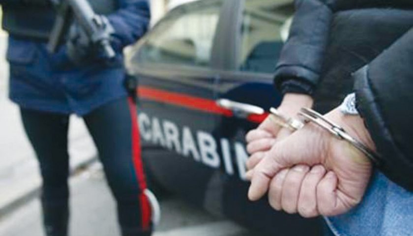 Viola divieto di avvicinamento alla ex: 30enne di Capaccio ai domiciliari