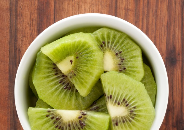 Frutta fresca e vitamina C amiche di denti e gengive