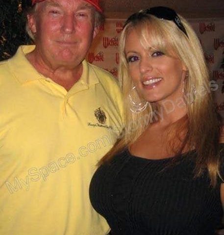 Pornostar fa causa a Trump, ‘accordo per tacere nullo’