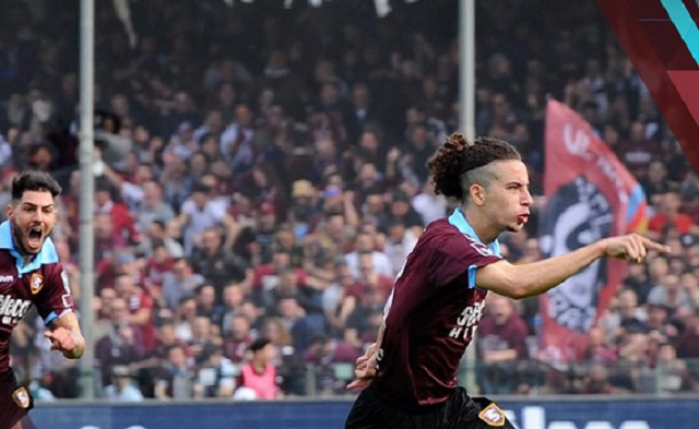 Agente ferito da un petardo durante Salernitana – Avellino, un video scagiona i tifosi granata