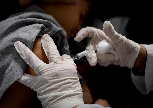 La Regione: in 7/10 giorni fine dei vaccini per gli over 80