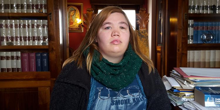 La drammatica storia di Veronica, segregata in casa per 4 anni dall’amante della madre