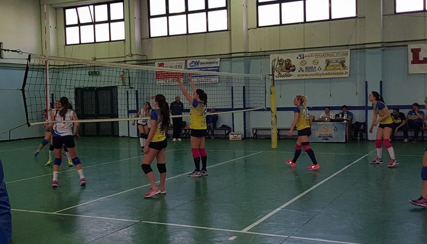 Sotto di due set, l’Indomita femminile rimonta e vince sul campo della Volleyball Stabia