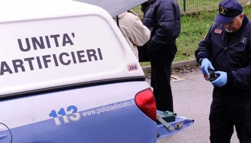 Allarme bomba a Salerno: valigetta sospetta in via Allende