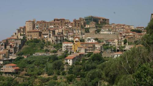 Bimba delle elementari ad Ascea positiva al covid, screening per alunni e maestre