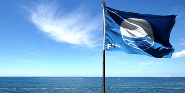 Capaccio Paestum perde la Bandiera Blu, Basile e Vecchio: “Una sconfitta per la comunità”