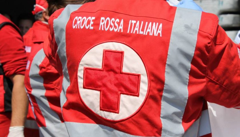 Accusa un malore nei pressi della Parrocchia di San Gaetano, pronto intervento della Croce Rossa