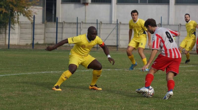 Insulti razziali contro un calciatore immigrato, gara sospesa a Marina di Camerota