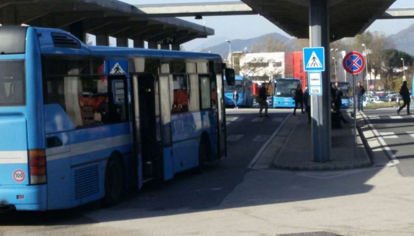 Disagi degli studenti del campus di Fisciano per il sovraffollamento delle corse