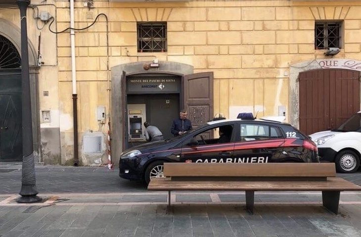 Colpo nella notte a Maiori, sportello bancomat scassinato