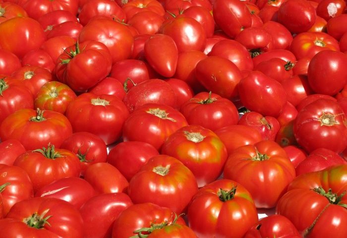 Fisciano, sequestrate 12 tonnellate di conserva di pomodoro
