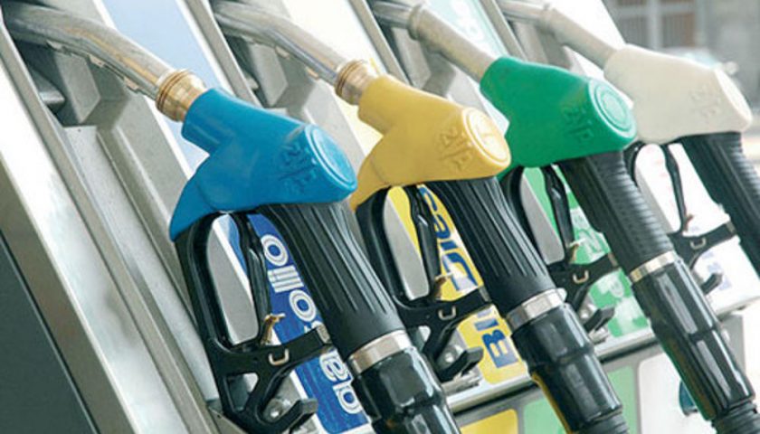 Pontecagnano, furto notturno alla cassa del self service del distributore di carburante