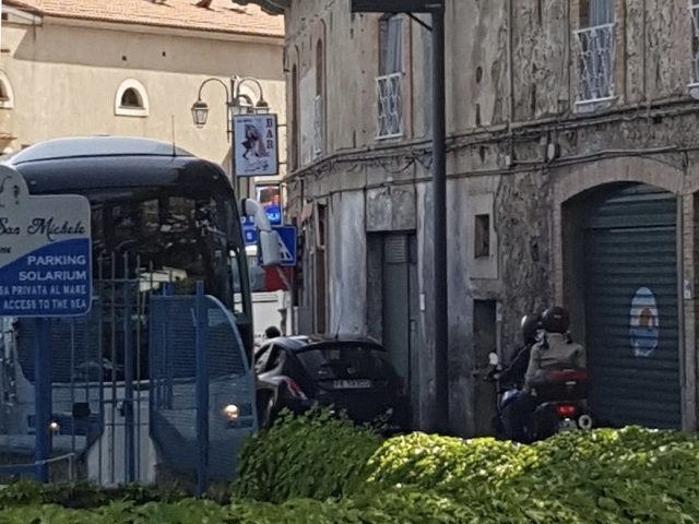 Troppi bus sulle strade della Costa d’Amalfi… ed il traffico va in tilt