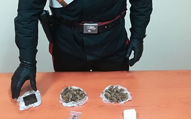 Padula, centro di spaccio in un casolare: due arresti