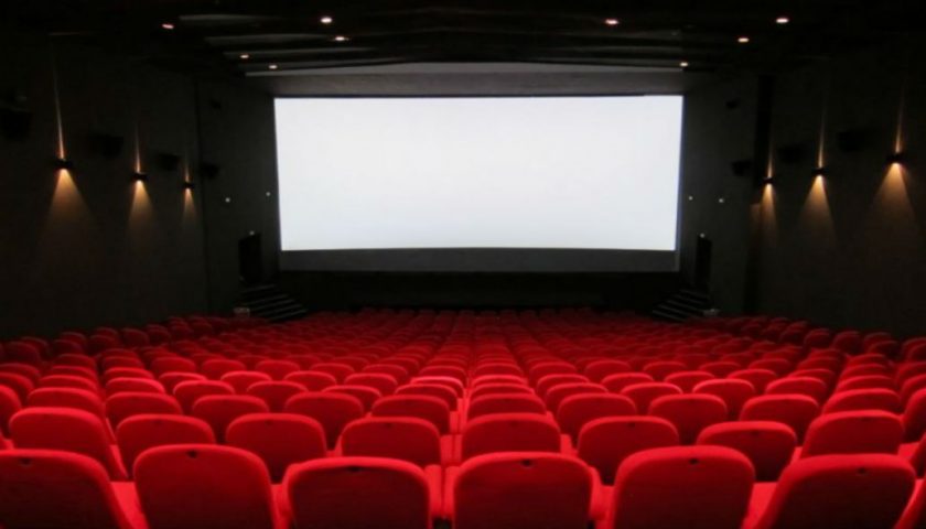 Troppe restrizioni, cinema e teatri verso il rinvio della riapertura