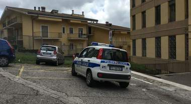 I vigili parcheggiano al posto dei disabili. Una mamma denuncia il caso