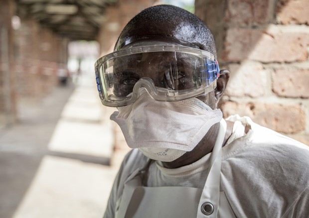 Ebola, in Congo primo caso in una città, preoccupazione dell’Oms