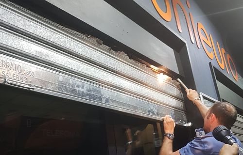 Banda dell’Audi tenta un furto a Unieuro