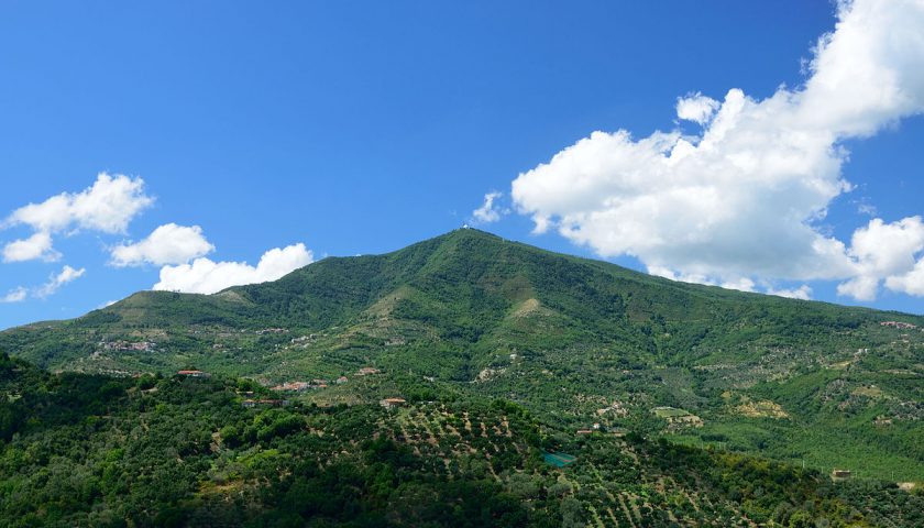Ultraleggero scomparso nel Cilento, ricerche in corso sul Monte Stella