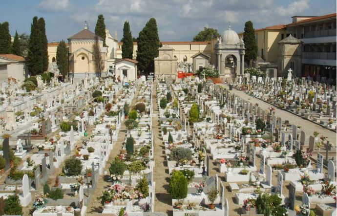 Vendita di un loculo: indagato un priore per truffa