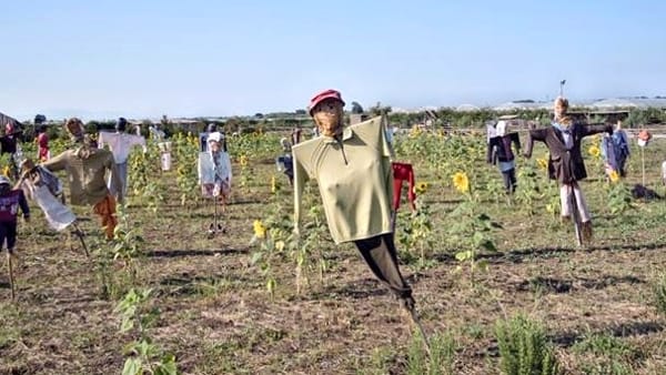 Viaggio nella preistoria e festa degli spaventapasseri