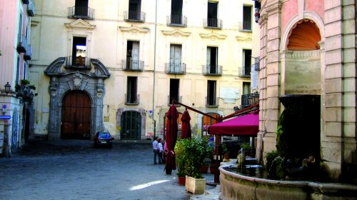 Salerno, rissa a Largo Campo: tunisino grave