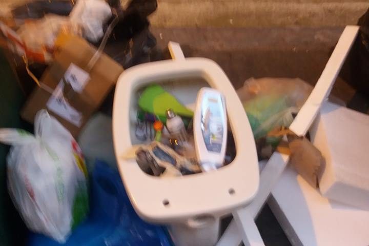 L’arte dei rifiuti a Nocera, l’ira del sindaco Manlio Torquato