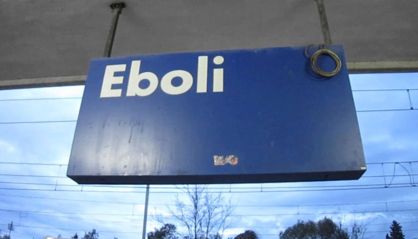 Niente bus a Eboli, turista bloccato in stazione