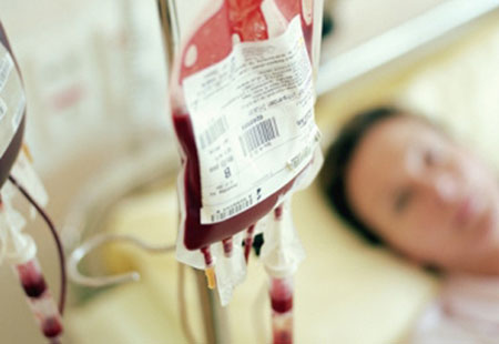 Solidarietà: giovane colpito da infarto, serve sangue di qualsiasi gruppo
