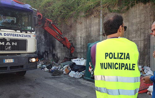 Discarica abusiva scoperta dalla Polizia Locale a Sala Consilina