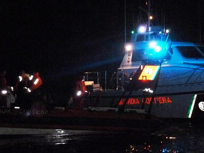 50enne resta in balia delle onde, salvato da Guardia Costiera